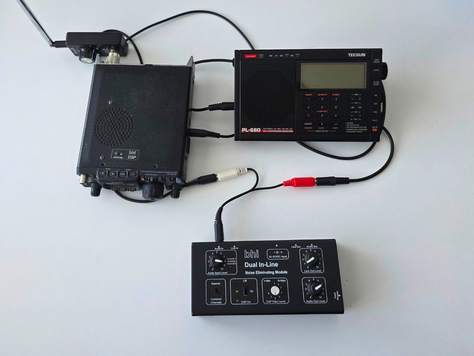 Y splitter cable connected to a dual in-line and two radios